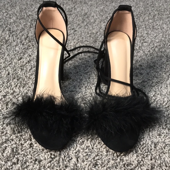 ♥️SOLD ON CURTSY♥️ - Picture 3 of 5